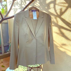 Dolce & Gabbana 2 piece Skirt Suit. Size US 8-10